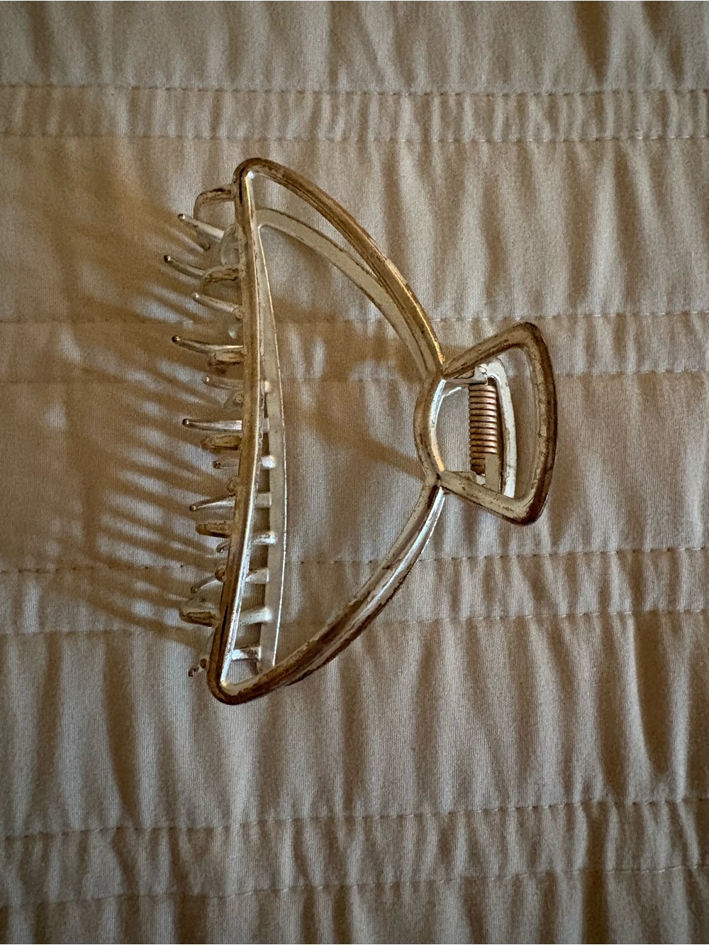 Clear Tortoiseshell-Inspired Hair Claw Clip - Neutral